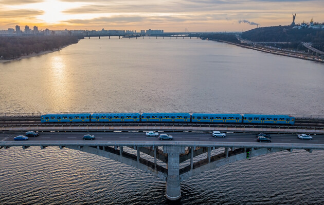 В разі аварійності мосту Метро в Києві піде мова про фактичне будівництво нового – експерт