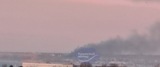 В окупованому Криму пролунали вибухи: повідомляють про пожежу на аеродромі “Бельбек”