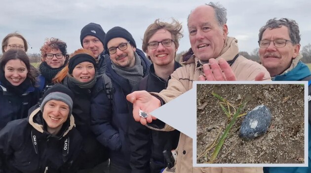 Команді вдалося знайти фрагменти метеорита