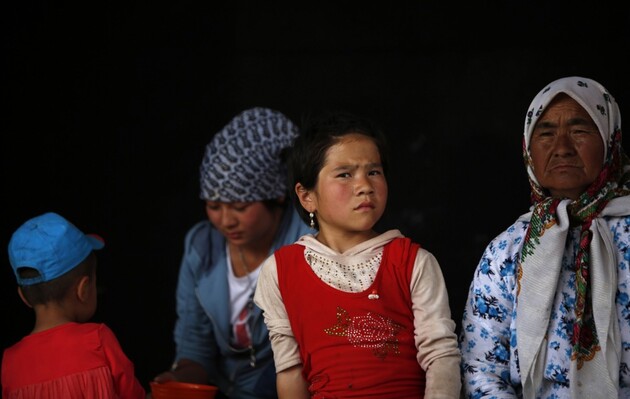 The Guardian: С 2014 в Китае отправили в тюрьму сотни тысяч уйгурских женщин, некоторых за «преступления» десятилетней давности