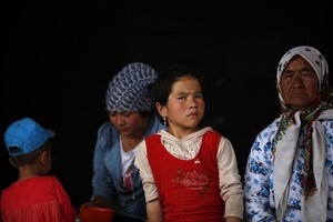 The Guardian: З 2014 у Китаї ув'язнили сотні тисяч уйгурських жінок, деяких за «злочини» десятилітньої давності