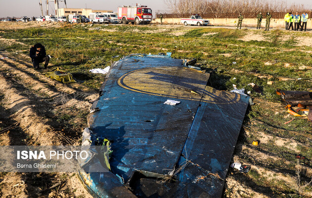 Обломок сбитого в Иране украинского самолета