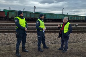 В Польше анонсировали усиление контроля за сельскохозяйственными товарами на границе с Украиной