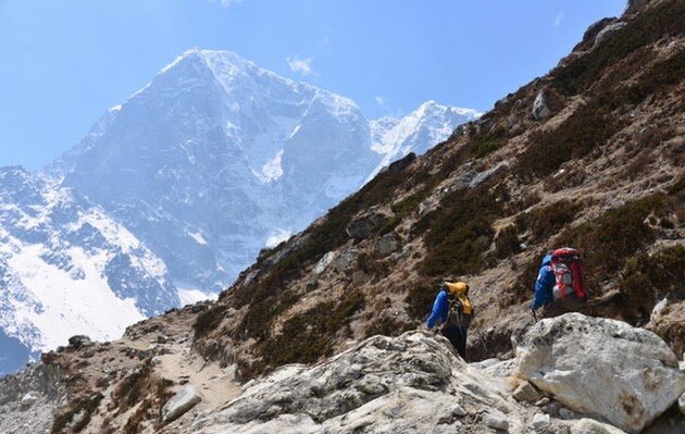 Альпіністів зобов'язали забирати екскременти з Евересту: навіщо