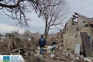Россияне обстреляли Селидово, пострадала женщина и двое детей