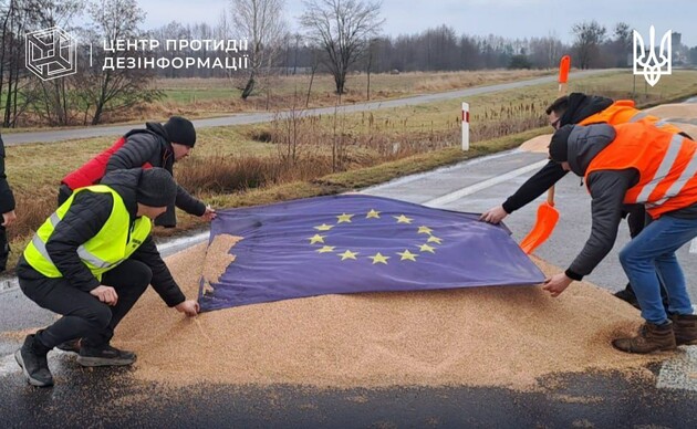 Kuleba comentou o incidente com grãos derramados na fronteira com a Polônia