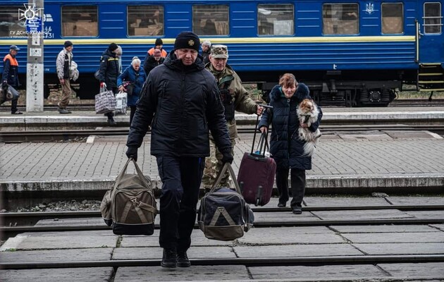 Допомога переселенцям: хто має звернутися за продовженням виплати для сім’ї