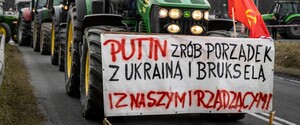 Вредят и фермерам, и Польше: МИД страны отреагировал на пророссийский плакат на протесте фермеров