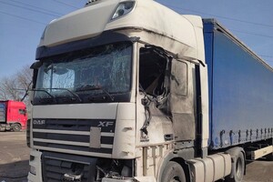 Росіяни скинули вибухівку з дрона на вантажівку в Дніпропетровській області: водій загинув