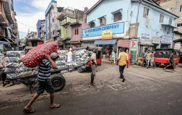 Шрі-Ланка може скасувати візи для сотень тисяч росіян, які втекли туди від війни – Independent