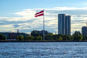 Латвия еще на год ограничила въезд в страну граждан России