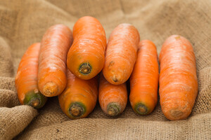 Ціни на овочі: в Україні подешевшала морква
