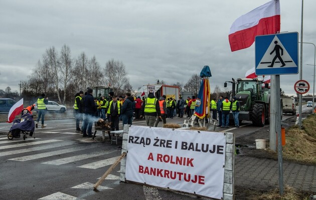 Блокада українського експорту: близько 2200 вантажівок стоять в черзі на кордоні з Польщею