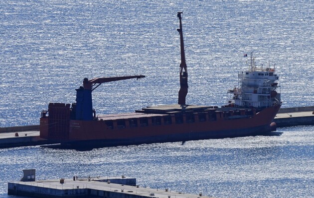 Российское грузовое судно Lady R