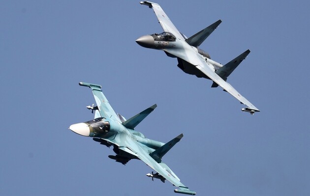 М’ясні штурми з неба – високі втрати не зупинять масовані удари російської фронтової авіації: ISW