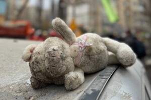 В Одессе под завалами нашли тело еще одного малыша