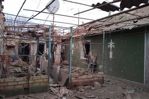 Обстрелы Херсонщины за сутки: оккупанты ранили человека, повреждены дома