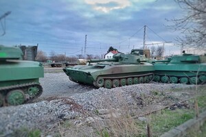 У Болгарії розконсервовують артилерію та бронемашини