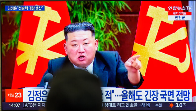 Лидер Северной Кореи Ким Чен Ын приказал усилить подготовку к войне