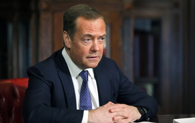Медведев отреагировал на слова Макрона об отсутствии 