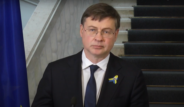 ЕС направит Украине первые два транша помощи на сумму 6 млрд евро – Домбровскис
