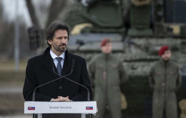 Подпадающие под призыв беженцы должны ехать воевать в Украину – министр обороны Словакии