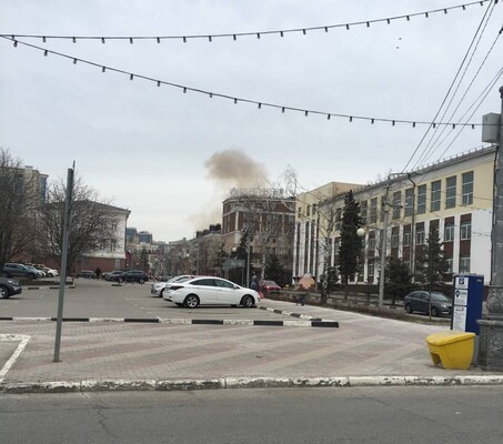 В Бєлгороді дрон врізався в будівлю ФСБ