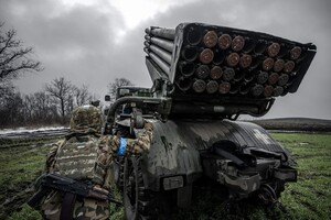 ЗСУ вдається стримувати окупантів на бахмутському напрямку: які населені пункти штурмує РФ