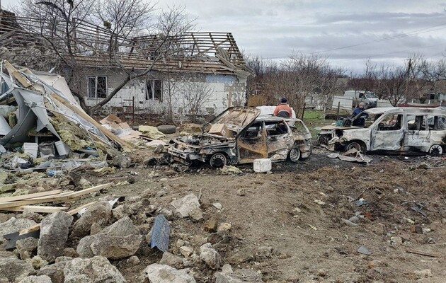 Росіяни у передмісті Херсона обстріляли автомобілі: є загиблі