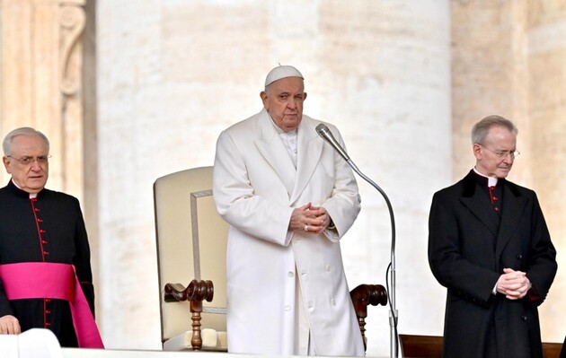 Папа Римский снова призвал к переговорам, но о «белом флаге» уже не упоминал