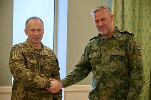 Сырский и Бауэр встретились в Киеве: о чем говорили военачальники