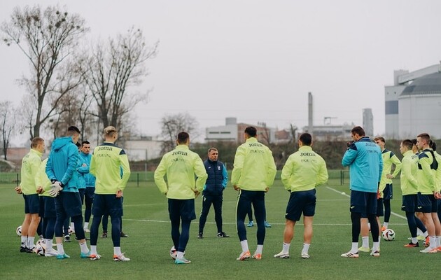 Збірна України прибула до Польщі для підготовки до матчу з Ісландією
