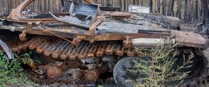Украинские военные уничтожили еще два десятка российских танков и почти тысячу солдат