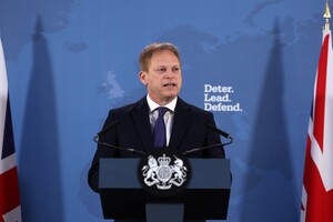 Міністр оборони Великої Британії відреагував на ураження двох кораблів РФ у Криму