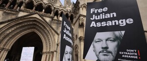 Британський суд постановив відкласти екстрадицію засновника WikiLeaks Ассанжа до США 