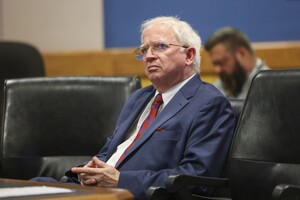 Суд собирается лишить лицензии экс-адвоката Трампа