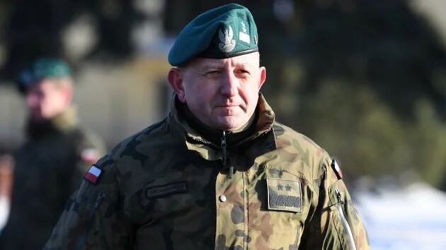 У Польщі звільнили генерала, який навчав українських військових