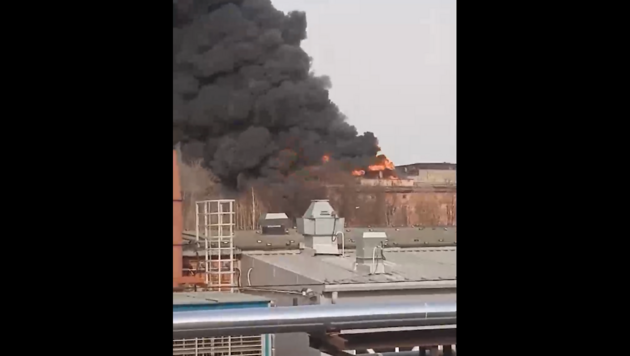 В России вспыхнул масштабный пожар на еще одном заводе: что известно