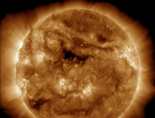 Сонце випустило у бік Землі потік вітру