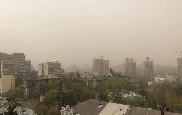 Песчаная буря из Сахары добралась до Киева: Какие последствия непогоды фиксировали в столице