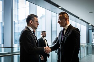 Киев и Будапешт пытаются снова говорить о взаимном доверии: как Кулеба и Сийярто оценили встречу в Брюсселе