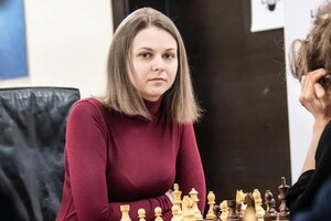 Зіркова українська шахістка відмовилася від рукостискання з двома росіянками в Канаді
