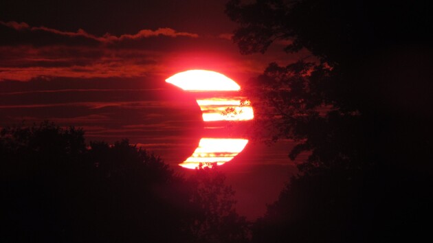 Повне сонячне затемнення: онлайн-трансляція