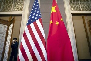 США повинні продовжувати вести діалог з Китаєм — Bloomberg
