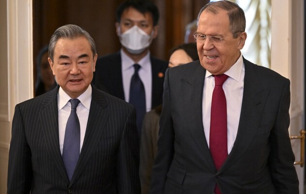Китай и Россия обещают работать вместе для поддержки 