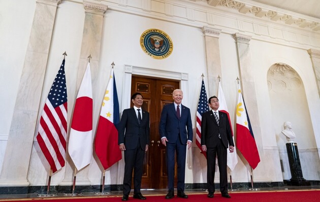 Лідери США, Японії та Філіппін посилюють співпрацю для протистояння амбіціям Китаю в Індо-Тихоокеанському регіоні