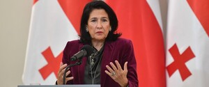 Президентка Грузии обратилась к Макрону и Мишелю из-за ситуации в стране