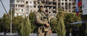 В Мариуполь прибыло большое количество российских военных – 