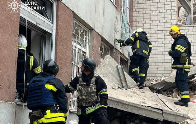 У Чернігові через ракетні удари 17 людей загинули, понад 60 — постраждали