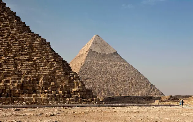 Широта Піраміди Хеопса відповідає швидкості світла